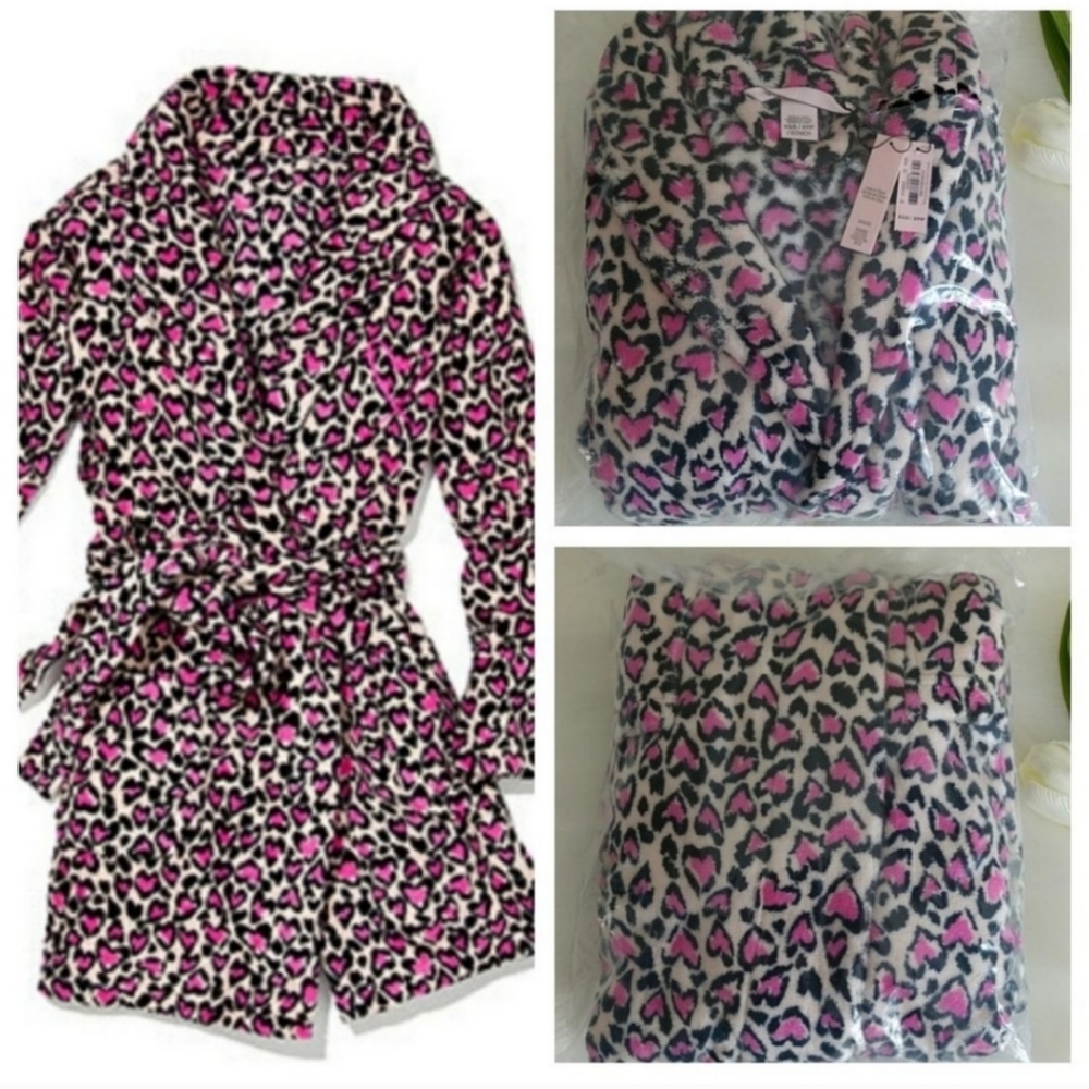 Beautiful Victoria's Secret Plush Short Robe Size XS/S - Picture 3 of 4